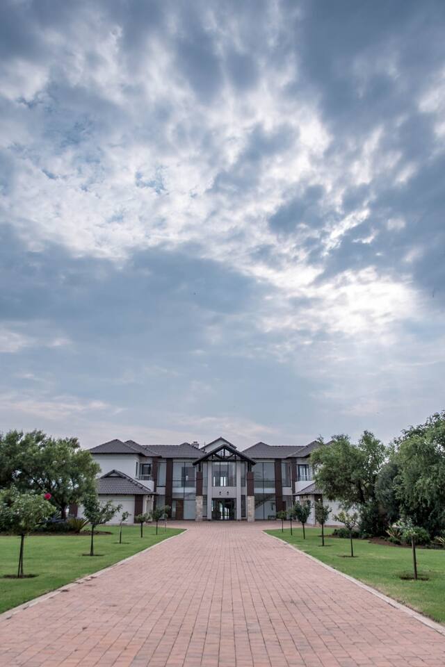 7 Bedroom Property for Sale in Oranjeville Free State